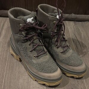 Sorel Women's Taupe and Olive Winter Boots